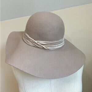 Women's Beige 100% Wool Round Hat Adjustable Neutral Sunhat Floppy